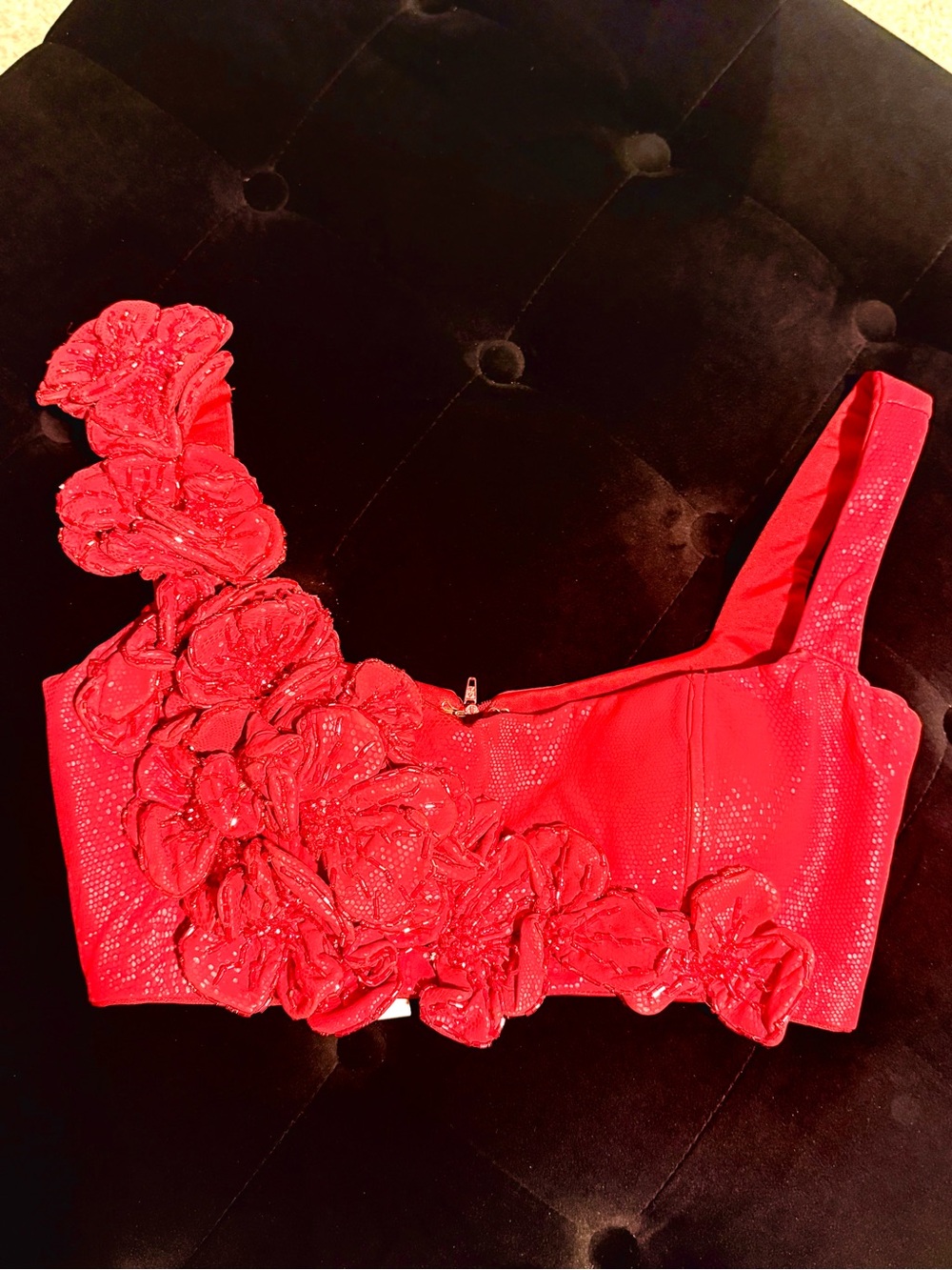 Red One-Shoulder Floral Appliqué Crop Top